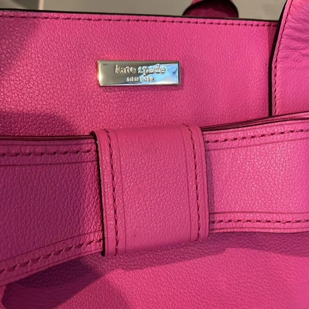 KATE SPADE large hot pink handbag with bow front and white, black interior - Picture 16 of 16